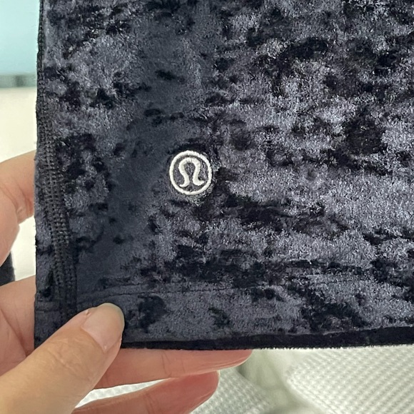 Lululemon All Aligned Mock Neck Long Sleeve *Crushed Velvet Velour Black Sz 8 - Picture 5 of 6